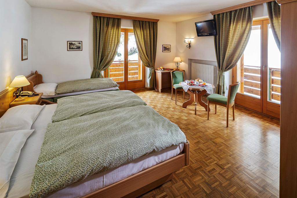 Hotel Piccolo Pocol Cortina dʼAmpezzo Pokoj fotografie