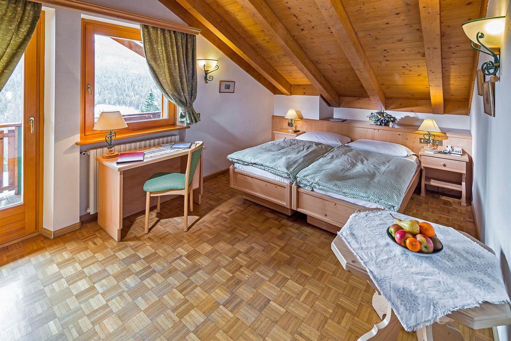 Hotel Piccolo Pocol Cortina dʼAmpezzo Pokoj fotografie