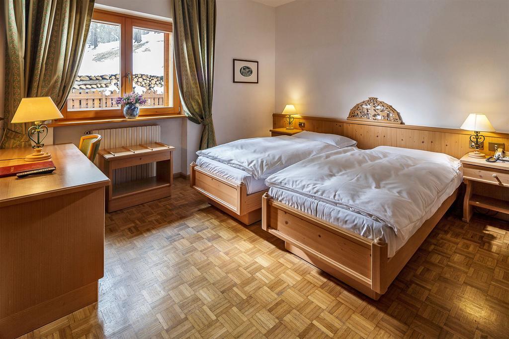 Hotel Piccolo Pocol Cortina dʼAmpezzo Pokoj fotografie